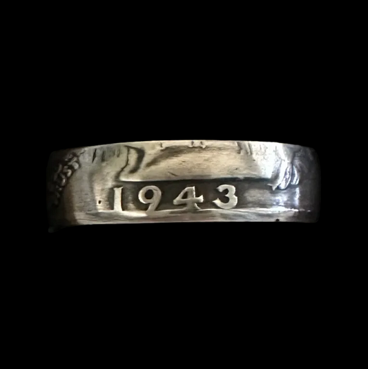 U.S. Washington Silver Quarter Coin Ring (front) in a brown kraft box on a black velvet background. - Mountainstruck Coin Jewelry