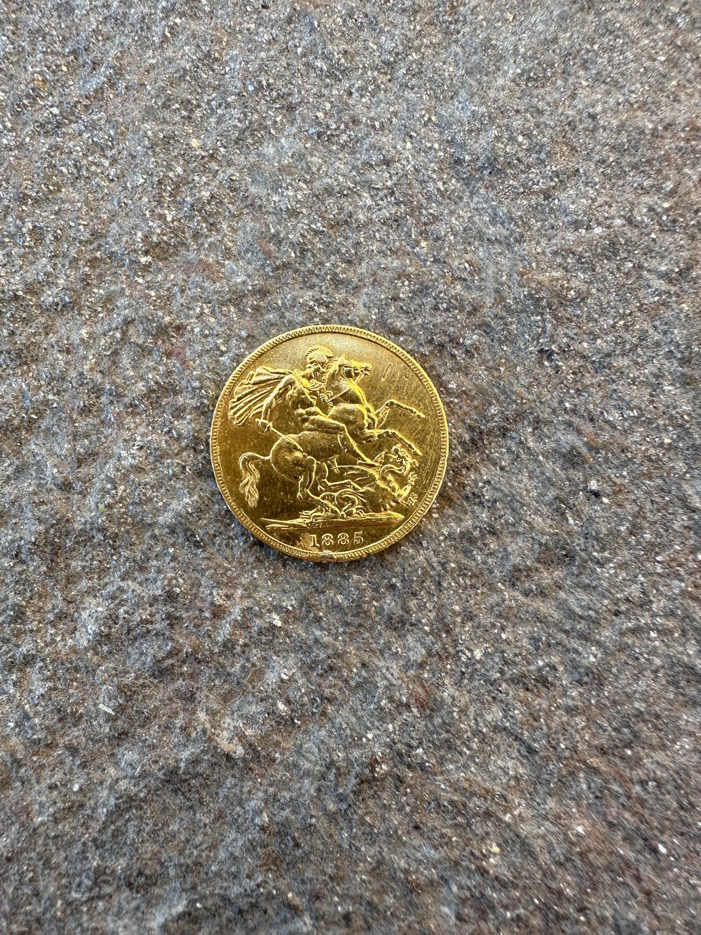 22k Solid Gold UK Gold Sovereign Coin -Mountainstruck Coin Jewelry