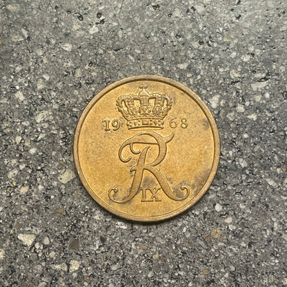 Denmark 5 Øre front of coin on a concrete background. - Mountainstruck Coin Jewelry